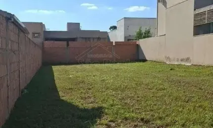 Terreno em condomínio fechado à venda no Jardim Maria Luiza V, Araraquara  por R$ 140.000