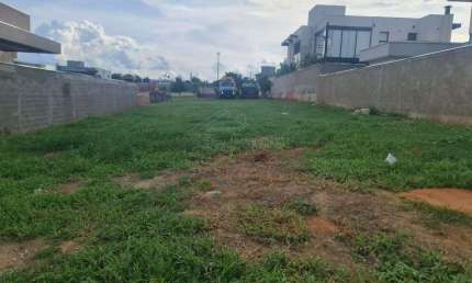Terreno em condomínio fechado à venda na Quinta Das Laranjeiras, Araraquara  por R$ 490.000