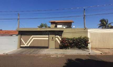 Casa com 3 quartos para alugar no Jardim São Jorge, Araraquara , 260 m2 por R$ 3.500