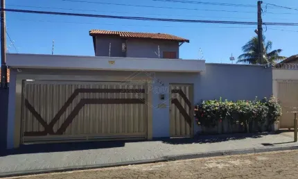 Casa com 3 quartos para alugar no Jardim São Jorge, Araraquara , 260 m2 por R$ 3.500