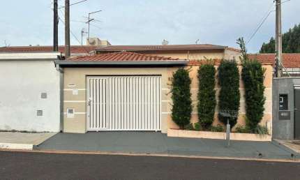 Casa com 2 quartos à venda no Jardim Ana Adelaide, Araraquara , 173 m2 por R$ 420.000