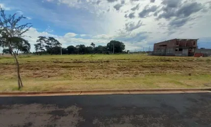 Terreno em condomínio fechado à venda no Residencial Village Damha IV, Araraquara  por R$ 230.000