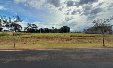 Terreno em condomínio fechado à venda no Residencial Village Damha IV, Araraquara  por R$ 230.000
