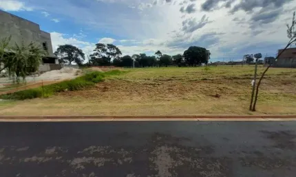 Terreno em condomínio fechado à venda no Residencial Village Damha IV, Araraquara  por R$ 230.000