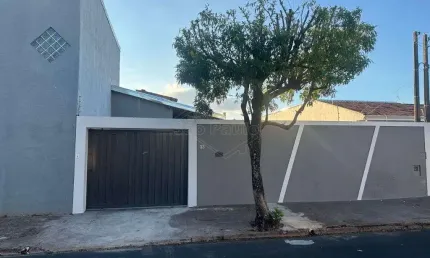 Casa com 2 quartos à venda no Jardim Residencial Itália, Araraquara , 180 m2 por R$ 420.000
