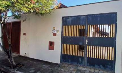 Casa com 3 quartos para alugar no Jardim Primavera, Araraquara  por R$ 1.700