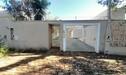 Casa com 3 quartos para alugar na Vila Velosa, Araraquara  por R$ 2.700
