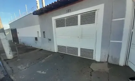 Casa com 2 quartos para alugar no Residencial Santa Luzia, Araraquara  por R$ 1.200