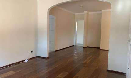 CASA TERRÉA EM ÓTIMA LOCALIZAÇÃO NO JARDIM DAS INDÚSTRIAS