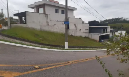 TERRENO DE 347M² NO CONDOMÍNIO RESIDENCIAL MANTIQUEIRA