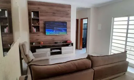 OPORTUNIDADE NO SANTA PAULA: CASA TÉRREA COM 3 DORMITÓRIOS.