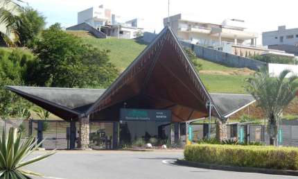 TERRENO COM ÓTIMA LOCALIZAÇÃO NO RESERVA DO PARATEHY NORTE