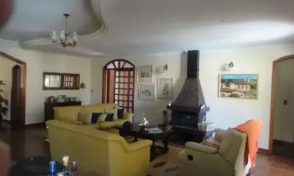 CASA NO CONDOMÍNIO  QUINTA DAS FLORES COM AMPLA VARANDA
