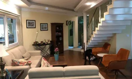 CASA TÉRREA EM CONDOMÍNIO EM JACAREI COM TERRENO DE 850M²