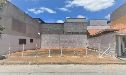 UM ÓTIMO TERRENO RESIDENCIAL OU COMERCIAL NO SANTA PAULA