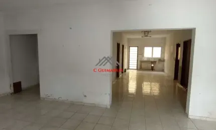 Casa de luxo com 4 quartos no jardim das bandeiras em campinas-sp: 3 suítes, 3 salas, 250m², 4 vagas de garagem.