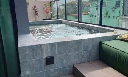 FLAT MOBILIADO E DECORADO, com PISCINA PRIVATIVA em PORTO DE GALINHAS, NO ED. VILA OCEÂNICA. PRONTO PRA RENTABILIZAR!
