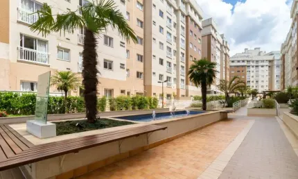 Apartamento mobiliado, 3 dormitórios (1 suíte) à venda no bairro portão, curitiba - paraná. condomínio clube update. pronto para morar!