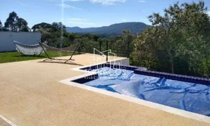 MAGNÍFICA CASA TÉRREA À VENDA , COM PÉ DIREITO ALTO, VISTA PARA A SERRA DO JAPI - MOBILIADA - CONDOMÍNIO TERRAS DA ALVORADA