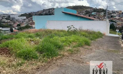 Terreno à venda no bairro Centro - Poços de Caldas/MG