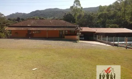 Chácara / sítio à venda no Centro, Caldas 