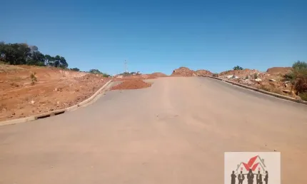 Terreno à venda no bairro Jardim Bandeirantes - Poços de Caldas/MG