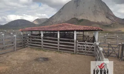 Fazenda à venda no Centro, Pedra Azul 