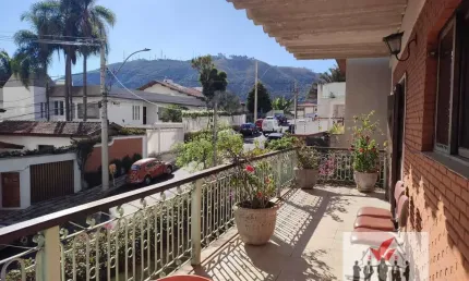 Casa com 5 quartos à venda no Centro, Poços de Caldas 