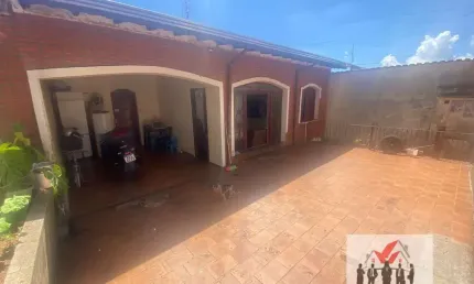 Casa à venda no bairro Jardim Ipê - Poços de Caldas/MG