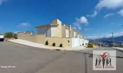 Casa à venda no bairro Jardim Bandeirantes - Poços de Caldas/MG