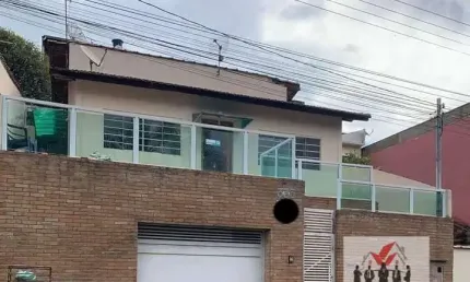 Casa à venda no bairro Jardim Ipê - Poços de Caldas/MG