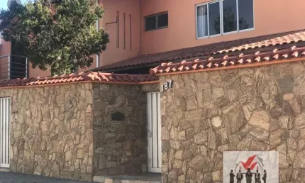 Casa à venda no bairro Jardim Santa Rita - Poços de Caldas/MG