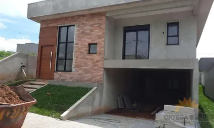 CASA DE ALTO PADRÃO COM 02 PAVIMENTOS A VENDA LOCALIZADA CONDOMINIO RESIDENCIAL MOSCÊS - COLOMBO
