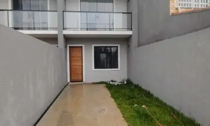 Vendo ótimo sobrado na planta localizado no bairro Umbara´