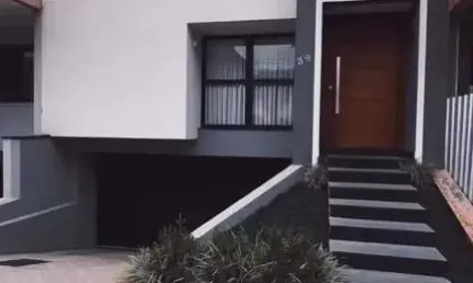 Vendo sobrado em condomínio fechado de alto padrão todo mobiliado
