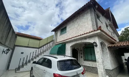 Casa com 2 quartos para alugar na Rua Professor Mário de Vasconcelos, 89, Pechincha, Rio de Janeiro