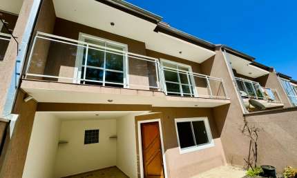 Casa com 3 quartos à venda na Rua Oliveira Viana, 2972, Boqueirão, Curitiba