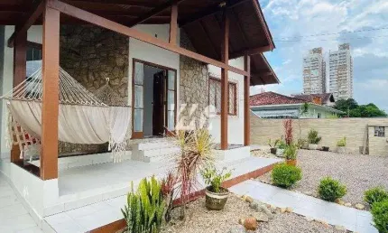 Casa com 3 quartos à venda na Rua Vilma Weiss, 1, Centro, Palhoça