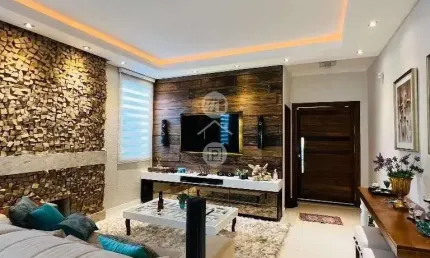 Casa com Piscina e 3 Quartos e Suíte na Pedra Branca