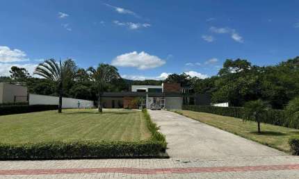 Quinta dos Guimarães - Casa com 1 Suíte e 2 Demi Suítes