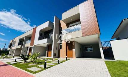 Sobrado 3 Quartos, Sendo 1 Suíte, Sertão do Maruim, São José