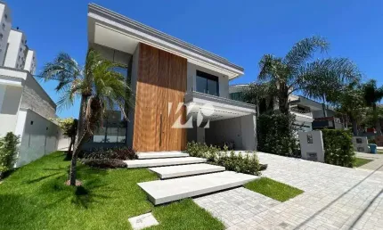 Casa com Piscina e 3 Quartos e Suítes na Pedra Branca