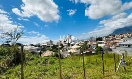 Terreno à venda na Rua Tomáz Domingos da Silveira, 1, São Sebastião, Palhoça