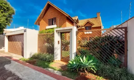 Maravilhoso Sobrado com 5 quartos | 380 m² | Excelente localização