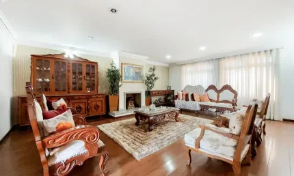 Maravilhoso sobrado com 5 quartos | 380 m² | excelente localização