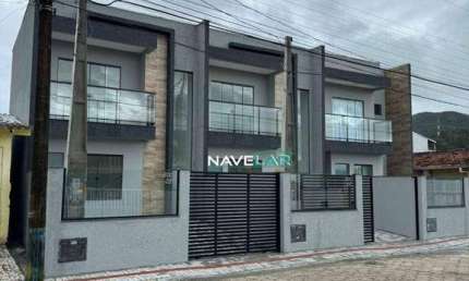 Lindo sobrado com 2 dormitórios no bairro gravatá em Navegantes