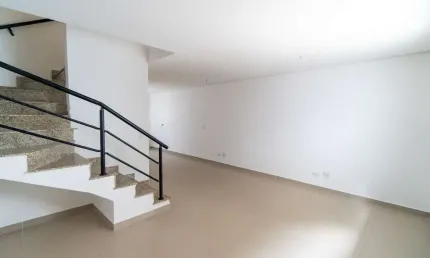 SOBRADO COM FINO ACABAMENTO NO MELHOR DO JARDIM AEROPORTO!