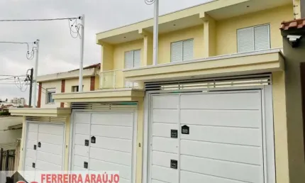 Sobrado novo com fino acabamento no melhor da cupece!