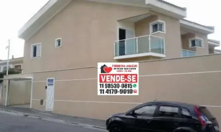 Sobrado com 03 suítes, na região do jardim prudência !