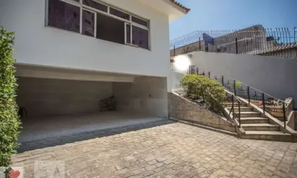 Casa 3 dormitórios  1 suíte e 5 vagas no Campo Belo